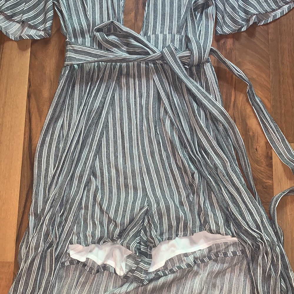Romper - Picture 3 of 4